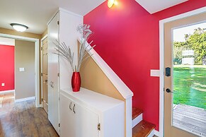 Waterfront Bellingham Bliss: Steps to Beach!