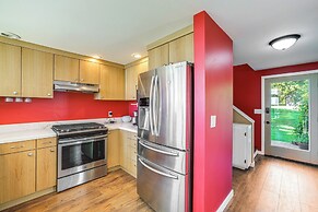 Waterfront Bellingham Bliss: Steps to Beach!