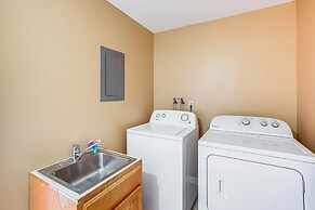 Waterfront Bellingham Bliss: Steps to Beach!