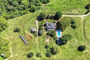 Cottage w/ James River Access in Wingina!