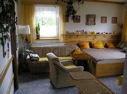 Marie Pavla With 7 Bedrooms and 4 Bathrooms