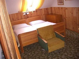 Apartment Pavla With 3 Bedrooms and 1 Bathrooms