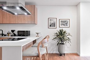 w Prestigious 1BR w Balcony in Usaquen