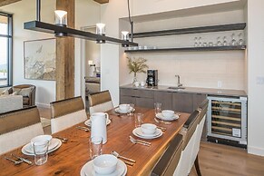 202 Lakelodge 4 Bedroom Condo