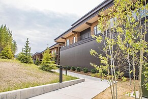 202 Lakelodge 4 Bedroom Condo