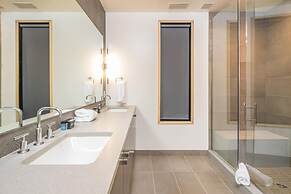 202 Lakelodge 4 Bedroom Condo