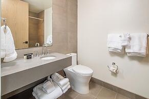 202 Lakelodge 4 Bedroom Condo