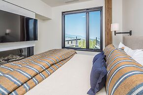 202 Lakelodge 4 Bedroom Condo