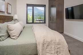 202 Lakelodge 4 Bedroom Condo