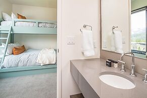 202 Lakelodge 4 Bedroom Condo