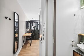 limehome Piraeus Olive