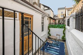 Brighton Courtyard boutique