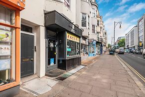 Brighton Courtyard boutique