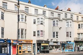 Brighton Courtyard boutique