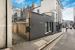 Brighton Courtyard boutique