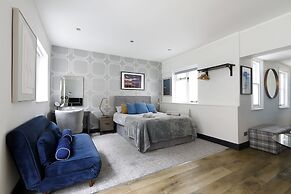 Brighton Courtyard boutique