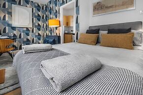 Brighton Courtyard boutique