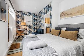 Brighton Courtyard boutique