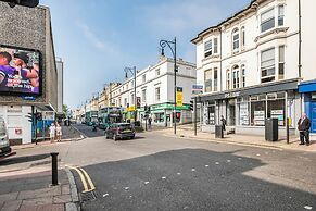 Brighton Courtyard boutique