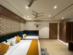 Hotel Three Seasons