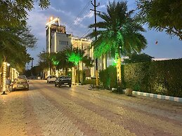 Hotel Three Seasons