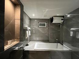 Hotel Three Seasons