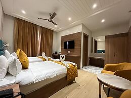 Hotel Three Seasons