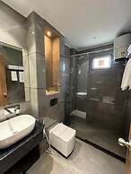 Hotel Three Seasons