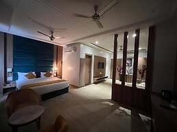 Hotel Three Seasons
