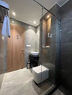Hotel Three Seasons