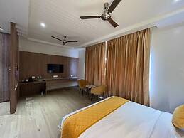 Hotel Three Seasons