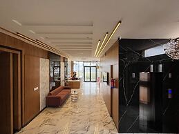 Hotel Three Seasons