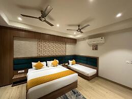 Hotel Three Seasons