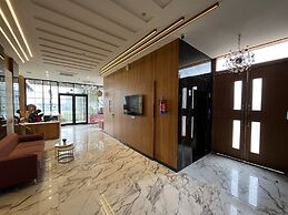 Hotel Three Seasons