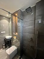 Hotel Three Seasons
