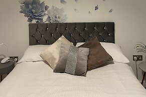 Modern Apartment All Amenities Greater London