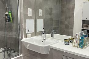Modern Apartment All Amenities Greater London