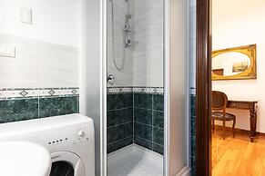 Elegant Salandra Suite