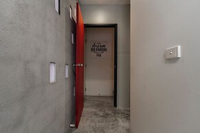 Melbourne CBD-private rooms guests Hse.