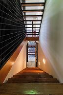 Melbourne CBD-private rooms guests Hse.