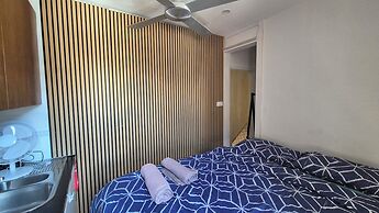 Melbourne CBD-private rooms guests Hse.