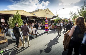 Melbourne CBD-private rooms guests Hse.