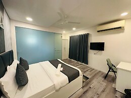 Astha Kandivali Service Apt