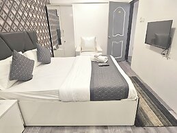 Astha Kandivali Service Apt