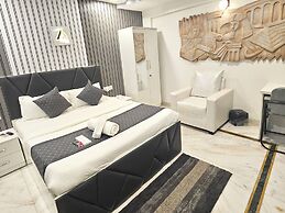 Astha Kandivali Service Apt