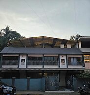 Astha Kandivali Service Apt