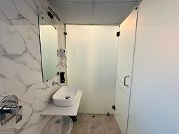 Astha Kandivali Service Apt