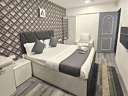 Astha Kandivali Service Apt