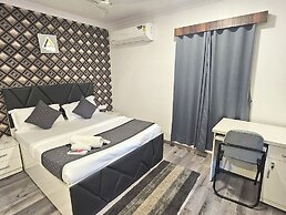 Astha Kandivali Service Apt