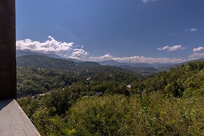 Stunning 4bedroom With Sky Views